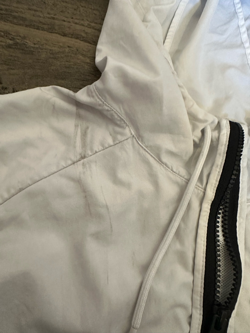 Nike White Hooded Windbreaker with Black Trim - Picture 4 of 4